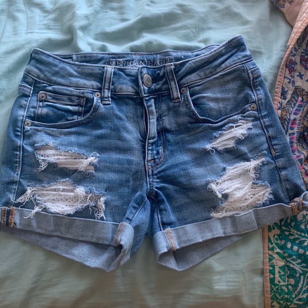 American Eagle Midi shorts